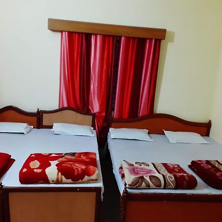 Hotel Jagat Raj, Sitapur Sitapur  ภายนอก รูปภาพ