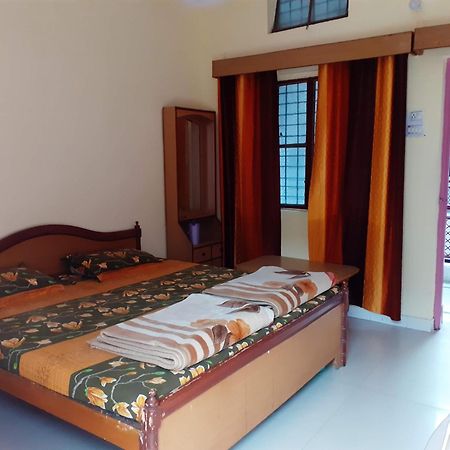 Hotel Jagat Raj, Sitapur Sitapur  ภายนอก รูปภาพ